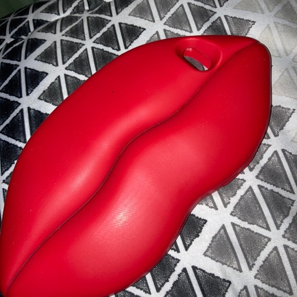 Red lip iphone case 6/7/8 - Picture 4 of 4